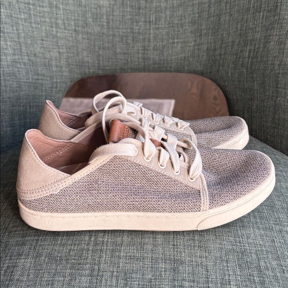 Olukai Pehuea Lī Women’s Lightweight Sneakers tan cream convertible size 7.5 EUC